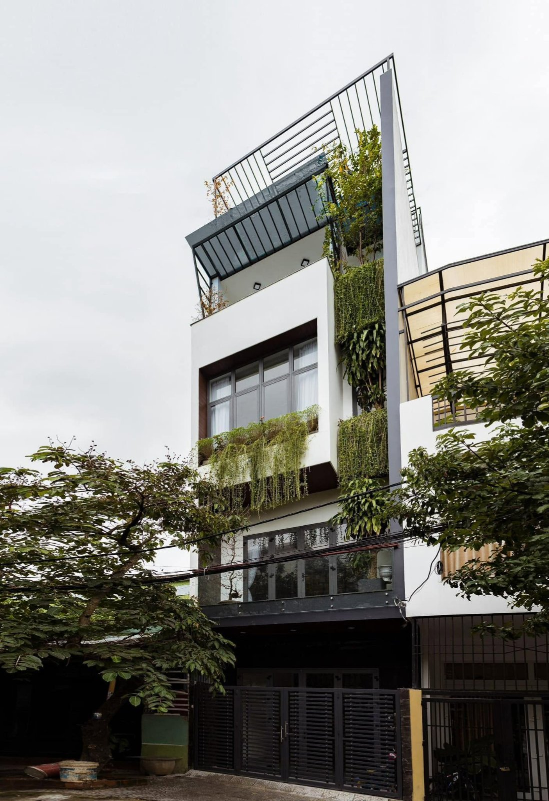 4-Storey Townhouse with a Penthouse 2